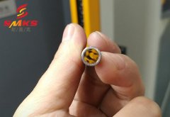 给下载833体育直播2分钟来做不锈钢管件内孔抛光