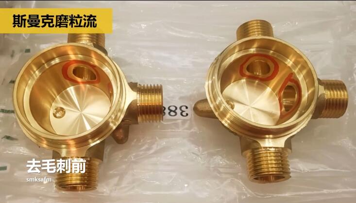用磨粒流不怕划伤，铜三通<a href='//www.weimalaizhaozan.com' target='_blank'><u>交叉孔去毛刺</u></a>